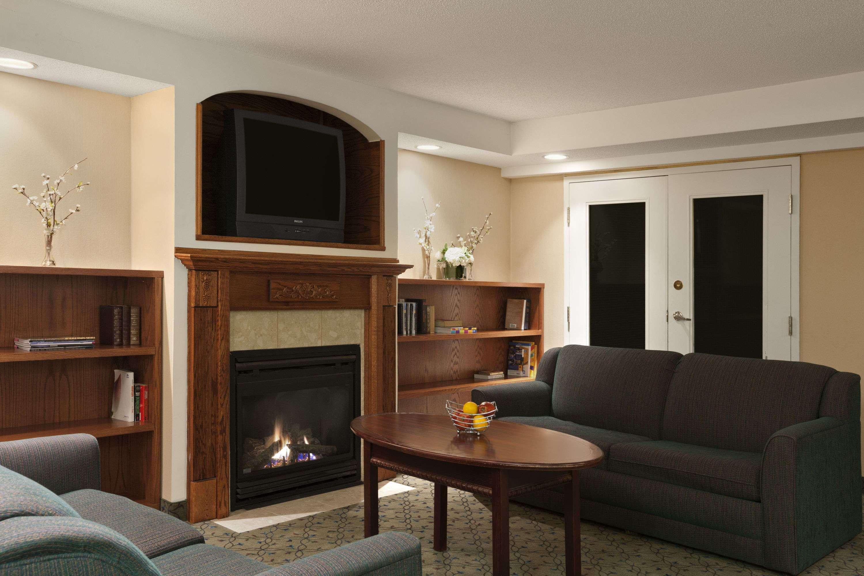 Travelodge By Wyndham Ottawa West מראה חיצוני תמונה