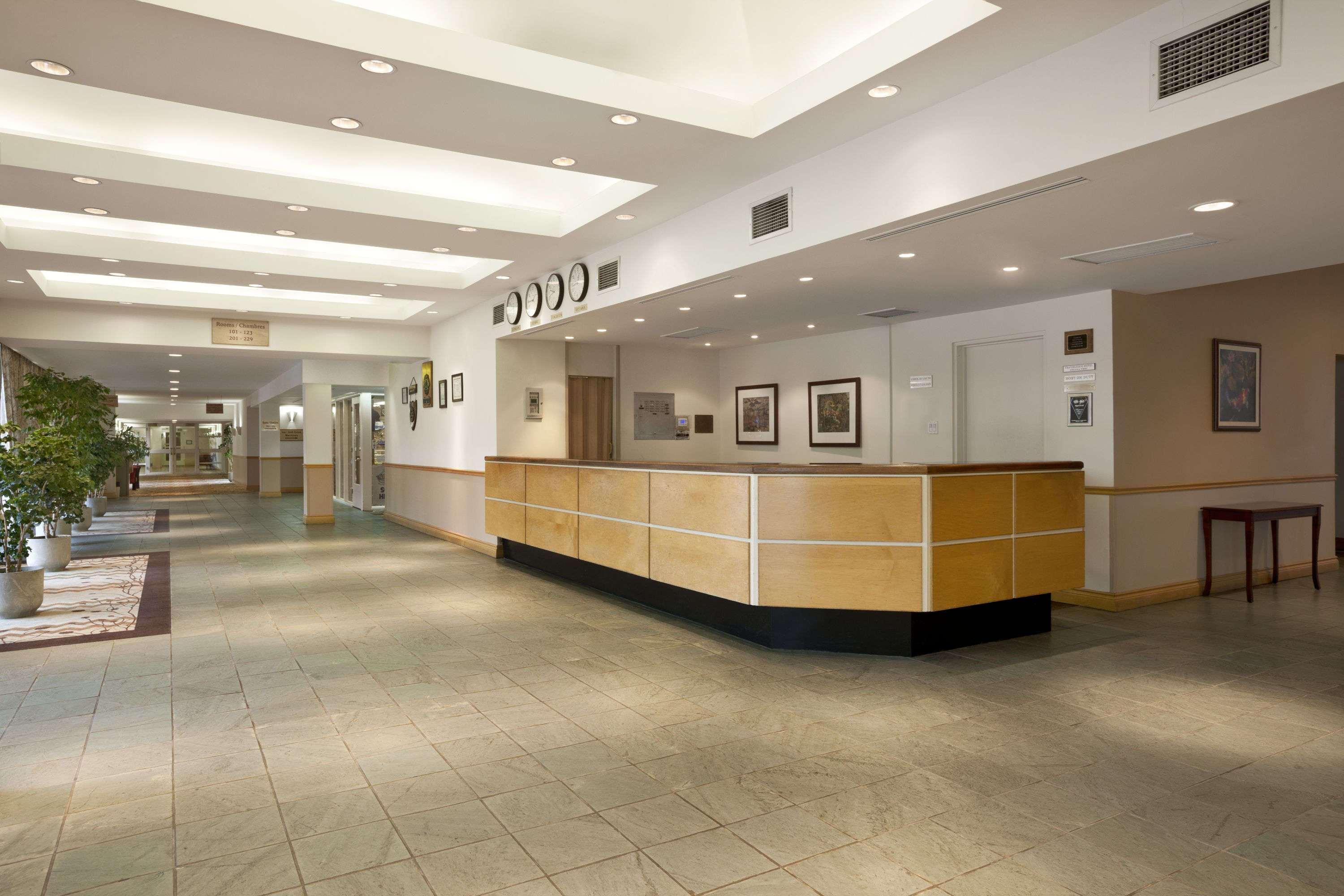Travelodge By Wyndham Ottawa West מראה חיצוני תמונה