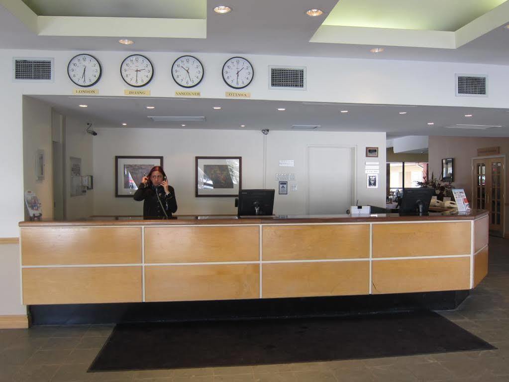Travelodge By Wyndham Ottawa West מראה חיצוני תמונה