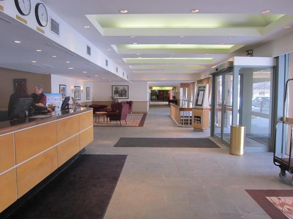 Travelodge By Wyndham Ottawa West מראה חיצוני תמונה